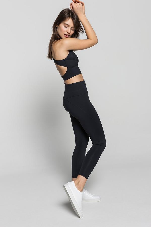 CURVE BRA TOP - BLACK